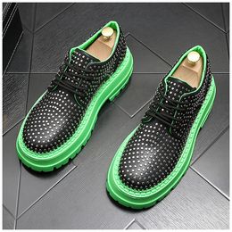 Green New Rivet Brand Punk Black Designer Rock Lace Up Plateforme Chaussures décontractées pour hommes Landes Sport Sport Walking Sneaker