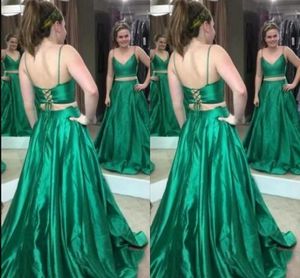 Groene prom -jurken Twee -delige veter omhoog SPAGHETTI BANDEN SWEGEN TRAIN SATIN GEMAAKT GEMAAKTE FORMAL AVOURE PARTY SLAAG VASTIDOS 403