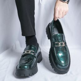 Green Round Toe Le cuir glossy Mandons pour hommes Fashion Oxfords Bloc talon augmenté