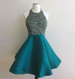 Groene korte prom jurken sexy halter nek pailletten kralen goedkoop zwart meisje homecoming jurk zoete middelbare school plus size tule mini p9208425