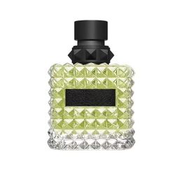 Groene Stravaganza vrouwen parfum geboren in Roma Spicy Wood Note Coral Fantasy Donna Geboren Inroma Coral Fantasy A Classic Miss Sunset Adventure Miss Donna Day Rose Parfum