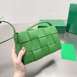 Bolsos tejidos verdes Bolso clásico ajustable con correa para el hombro Diseñador de un solo hombro Bolsos para las axilas Vintage Mujeres Monedero con sobre personalizado 23 cm