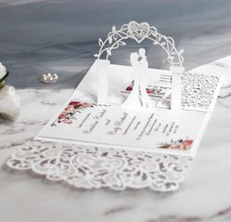 Wenskaarten 10 stks Europese Laser Cut Trouwkaarten Kaart 3D Tri-Fold Kant Hart Elegante Wenskaarten Bruiloft Gunsten Decoratie 230728