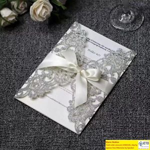 Wenskaarten 20pcslot glitter papier bruiloft uitnodigingen zilveren goud laser gesneden uitnodigingskaart met blanco binnen universeel