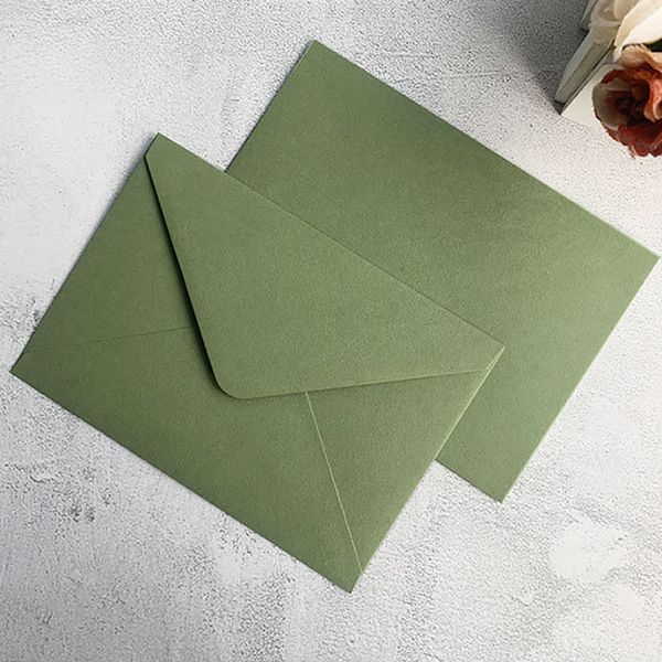 Cartes de voeux 25X A7 uni vert olive papier de coton enveloppes d'invitation de mariage 133X193MM Sweet 15 Birtday Card Bag 230317