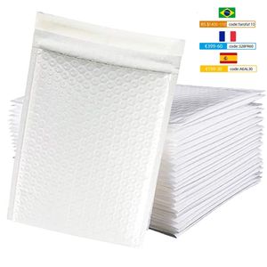 Cartes de vœux 50 PCSLot de sacs d'enveloppe auto-scellés de courrier doublés de poly mousse à bulles Sac d'expédition rembourré Sac postal étanche 20x24cm 221128