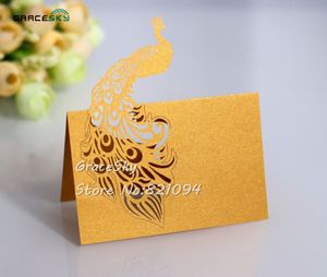 Cartes de voeux 50pcs papier de conception de paon découpé au laser Nom Place Cartes Cartes d'invitation de mariage pour la table de fête décoration de la maison 230317