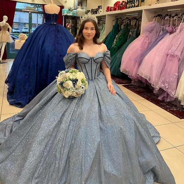 Robes de Quinceanera à paillettes grises 2024, chérie, épaules dénudées, robe douce 15 pour filles juniors, robe de fête d'anniversaire à désossage exposé 326 326