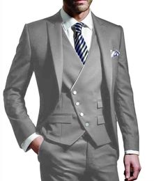 Grijze bruidegom Tuxedos Peak Rapel Slim Fit Groomsmen Trouwjurk Modieuze man Jacket Blazer 3 -delige pak Custom Made Made