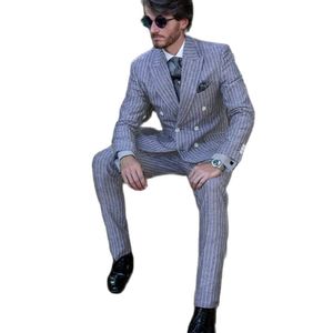 Costume homme gris à fines rayures pour mariage d'été à double boutonnage coupe classique gentleman formel bal blazer et pantalon