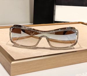 Gris Silver Mirror Enveloppez les lunettes de soleil avec des étalons Femmes Shades Sonnenbrille Shades Sunnies Gafas de Sol Uv400 Eyewear avec boîte