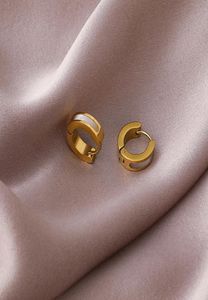 GSOLD NIEUW TRENDY Small Exquisite Shell Ear Buckle Titanium Steel Simple Temperament Hoop Earring Women Party Jewelry 20212657321