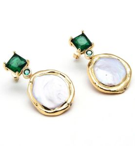 Guaiguai Bijoux Natural Natural Freshater Cultured White Keshi Coin Pearl Green Crystal CZ Gold Color Plated Orees Boucles mignonnes pour WOM1792127