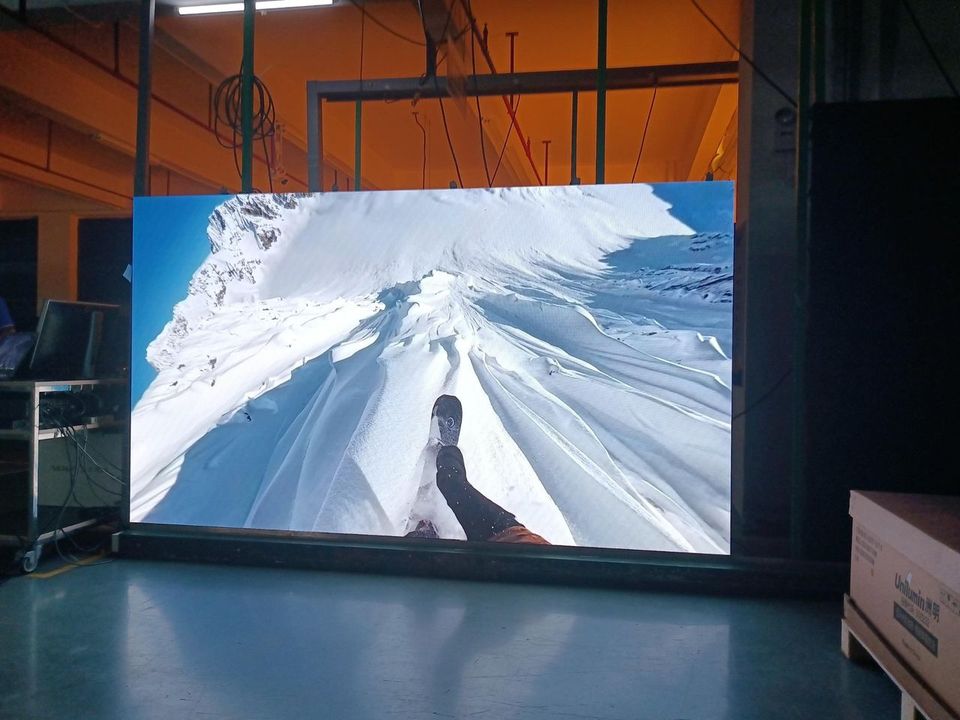 Guangdong Led Display Screen 576*576mm Indoor P3.84mm Schermo speciale per grandi attività all'aperto per lo schermo di sfondo del palco