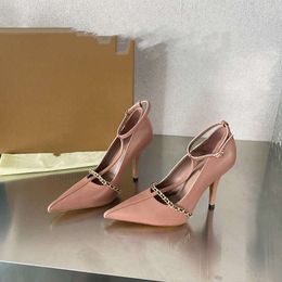 Guangzhou Quality Nouvelles chaussures d'été Tempérament à la mode pour enfants Feng Shui diamant pointu à talons minces hauts Sandales