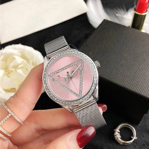 Gues Venta caliente marca de moda mujer chica cristal triángulo estilo acero banda de metal reloj de pulsera de cuarzo venta al por mayor envío gratis reloj mujer