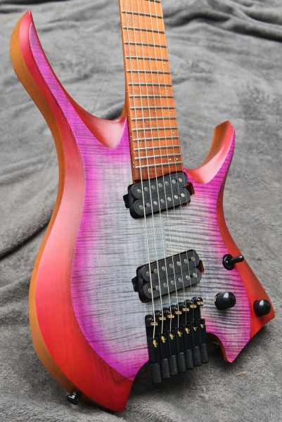 Guitare 2021 Nouvelles frettes fourrées 7 cordes électriques sans tête guitare rose couleur couleur rôti en érable couche ergonomique au cou asymétrique