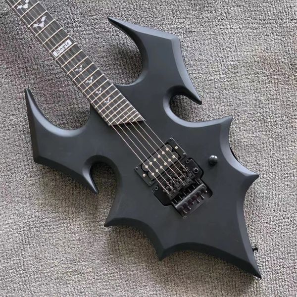 Guitar Factory Custom Bat Body Guitarra eléctrica con incrustación de hardware negro y pastillas HH La oferta de diapasón de palo de rosa