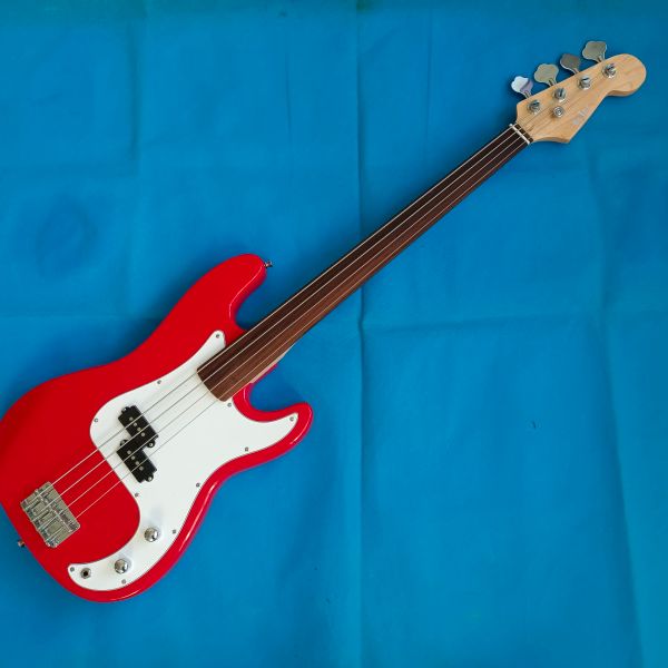 Guitare fretless couleurs rouges corps électrique basse pour la touche en palissandre à 4 cordes de basse électrique guitare