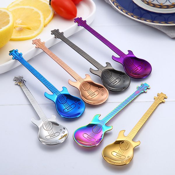 Cuchara de postre con forma de guitarra, cucharas de café de acero inoxidable 304, cuchara para agitar violín, preciosa cuchara de hielo chapada en titanio para mezclar bebidas de postre Q605