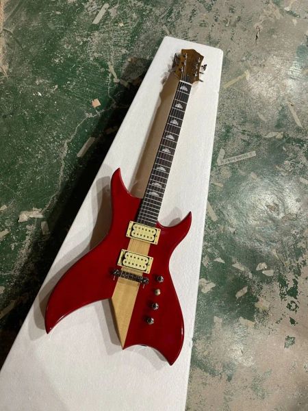 Guitarra Bajo eléctrico de cuerpo rojo de forma inusual con diapasón de palisandro, mástil a través del cuerpo, herrajes cromados, brinda servicio personalizado