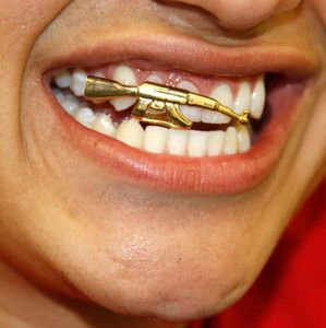 Gun vorm tanden grills hiphop rapper mannen vrouwen bovenaan enkele tandengrillz tandclips feest sieraden goud zilveren kleur2223013