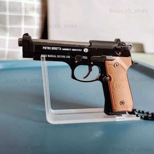 Gun Toys 1/3 Aleación 92f Mini Colt 1911 Modelo de pistola Llavero G17 Colgantes de colección de armas falsas desmontables con caja para regalo para adultos T240309