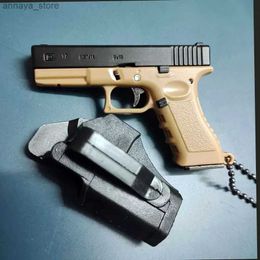 Jouets d'armes à feu 1 3 G17 Modèle avec étui mini jouet pistolet DIY DIY SEMI-ALLOY KEYCHAIN PENDANT ORNENTER