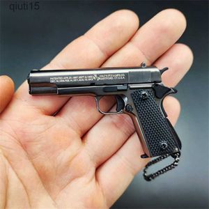 Gun Toys 1 3 Hoogwaardige metal 1911 Keychain Model Toy Gun Miniature Alloy Pistol Collection Toy Gift Pendant T230515