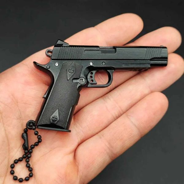 Jouets d'armes à feu 1 3 miniatures g17 pistolet en alliage jouet pistolet keychain modèle assemblable et pistolet détachable pendentif pour garçons adulte cadeau t240429