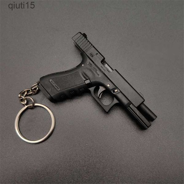 Pistola de juguete 1/3 Shell Eject Llavero de metal Modelo Pistola de juguete Aleación en miniatura Colección de pistola Juguete Regalo Colgante T230515 001