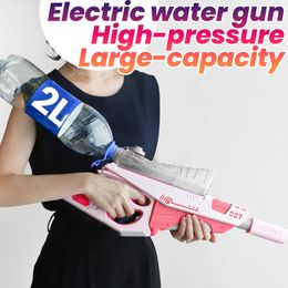 Gun Toys 2L Agua eléctrica Gran capacidad Alta presión Automático S ting Blasters Verano para niños 230802