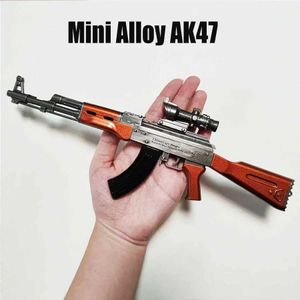 Gun Toys AK47 Mini porte-clés en alliage de carabine 1 3 porte-clés miniature en forme de pistolet avec bombe pour cadeau aux passionnés de la collection militaire 240307