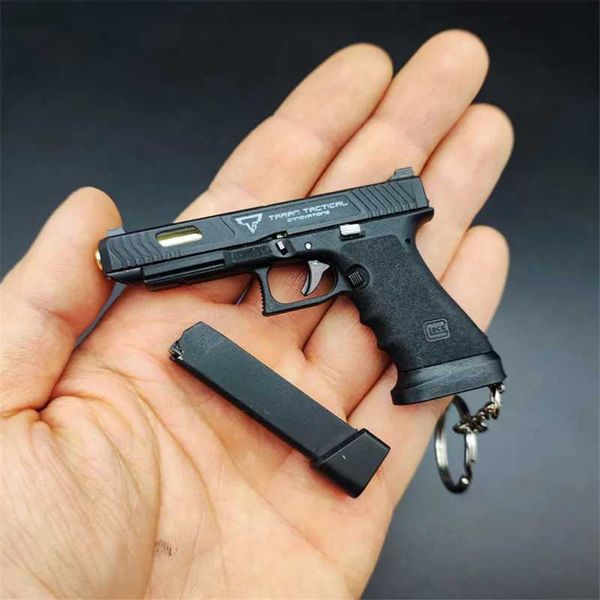 Gun Toys GLOCK34 TTI Shell Eject Mini Gun Porte-clés 1/3 Miniature En Métal Porte-clés Cadeau Bombe Pour Passionné Militaire Modèle Collection 240307