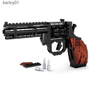 Toys Military Series Revolver Desert Eagle Ak47 Sniper Rifle Mubachine Gun Building Blocage Childrens Toy YQ240413