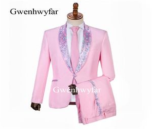 Gwenhwyfar 2019 Elegante bruilofts bruidegom Tuxedo roze kostuum 2 stuks Luxe bloemenpatronen sjaal rapel mannen pak feest prom pakken8399584
