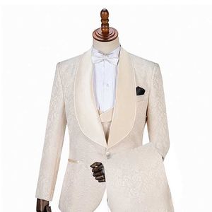 Gwenhwyfarhandsome Embossing GroomsMen Sjaal Revers Bruidegom Tuxedos Mannen Past Bruiloft Prom Diner Beste Man Blazer (Jack + Pants + Vest X0909