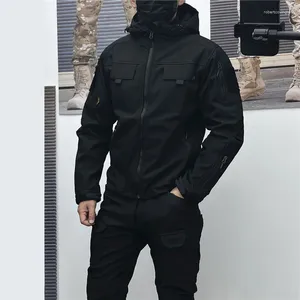 Vêtements de gym 2024 Velvés d'hiver masculin épaissis épaissis de coquille molle extérieure tactique de coquille douce et étanche