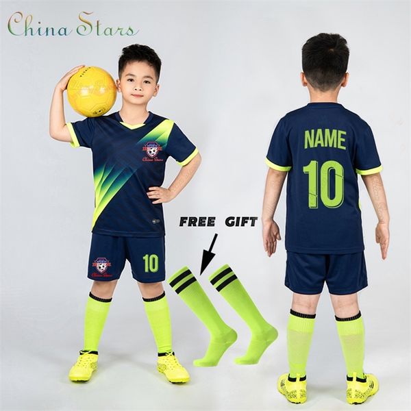 Ropa de gimnasia Niños Fútbol Jersey chándal Fútbol infantil Uniformes deportivos Niños Jugar a la pelota Ropa deportiva Kits chaleco traje de fútbol para niños Calcetines 220920