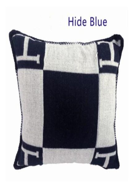 H Lettre Coussin Oreiller Décoratif Coussin pour Manuel Tricoté Plaid Europe Oreiller avec Remplissage Canapé-Lit Décoration de La Maison 4545 cm7111071