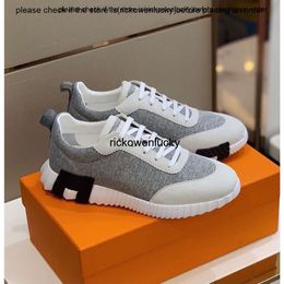 H chaussures Men de marque populaire Bouncing Sneakers Chaussures Runner Mesh Trainers Man Sports Comfort Man Walking T-Qualty Footwear EU38-46 ORIGNAL BOX