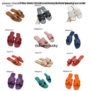 H Schoenen Kwaliteit Sandaal 2024 Designer Style Lady Outsed Weer Beste Leisure Vacation Stranddia's Flat Bottom Slippers Mode echt leer voor vrouwen Maat 35-42