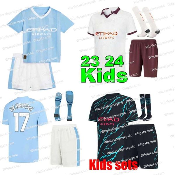 Haaland 23 24 S Soccer Jerseys Kid Kit Mans Cities Mahrez de Bruyne Foden 2023 2024 Nouveau maillot de football Jersey Fly Kids Kit Kit Uniform Set Top Quality