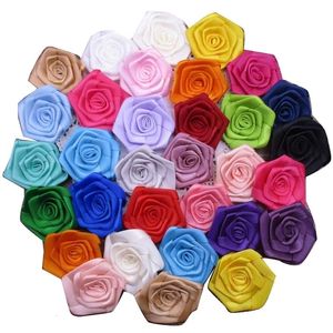Accessoires pour cheveux 100pcslot 55CM Satin Rosette Fleurs Ruban Rose Femmes Filles fleurs en tissu pour bandeaux décorations de cheveux 231114