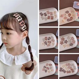 Accessoires pour cheveux 10pcs Épingles à cheveux de simplicité givrée pour les filles Love Bowknot Star Strawberry Clips Enfants Snap Hairpin Click Clack