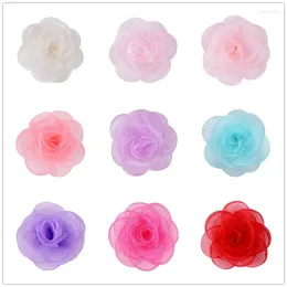 Accessoires pour cheveux 120pcs / lot 7cm bords brûlés fleur en mousseline de soie pour bébé né barboteuse robe chapeaux décorations bricolage artisanat fleurs en gros