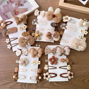 Haaraccessoires 8 stuks Cartoon Baby Clips Koffie Kleur Boog Bloem Pluche Doek Pins Kawaii BB Clip Haarspeldjes Meisje