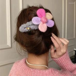 Accessoires de cheveux automne hiver peluche fleur griffe femmes Chic bec de canard pince épingle à cheveux tête arrière feutre Clips pour les filles