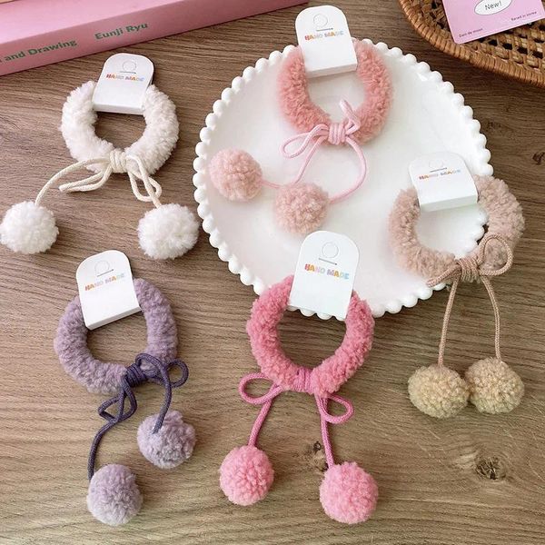 Accessoires de cheveux Automne Hiver Doux Coloré Peluche Suspendre Boule Ronde Arc Simple Bande Élastique Pour Fille Mignon Rose Fée Cravates En Caoutchouc De Mode