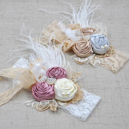 Haaraccessoires Baby Girl Vintage Lace Headband met peren veer Infant Po Show Bands Toddler Birthday Baptism Flower Head